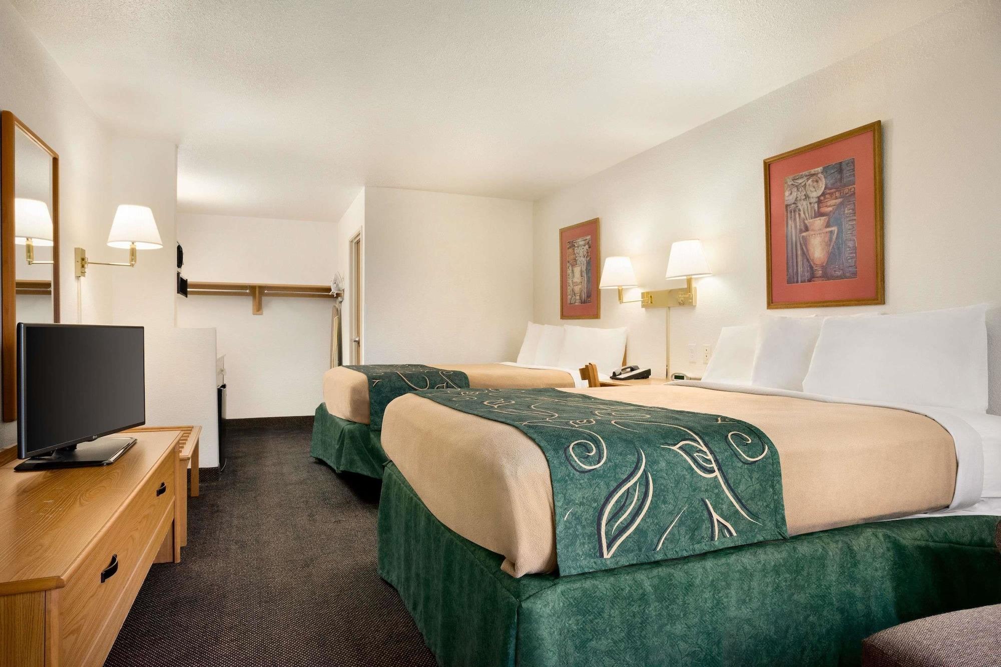 Travelodge By Wyndham Cheyenne Exterior photo